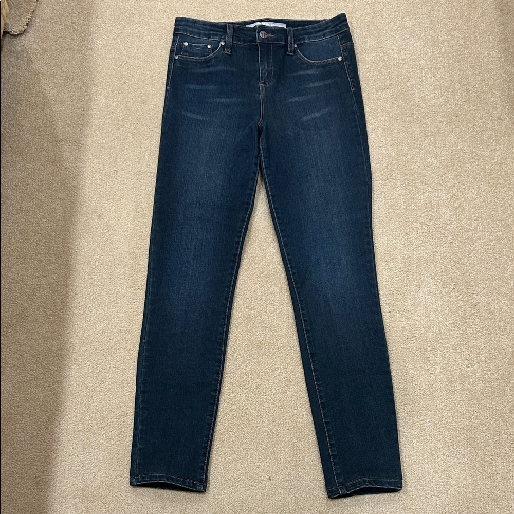 New Tractr Classic Blue Women's Jeans in great condition